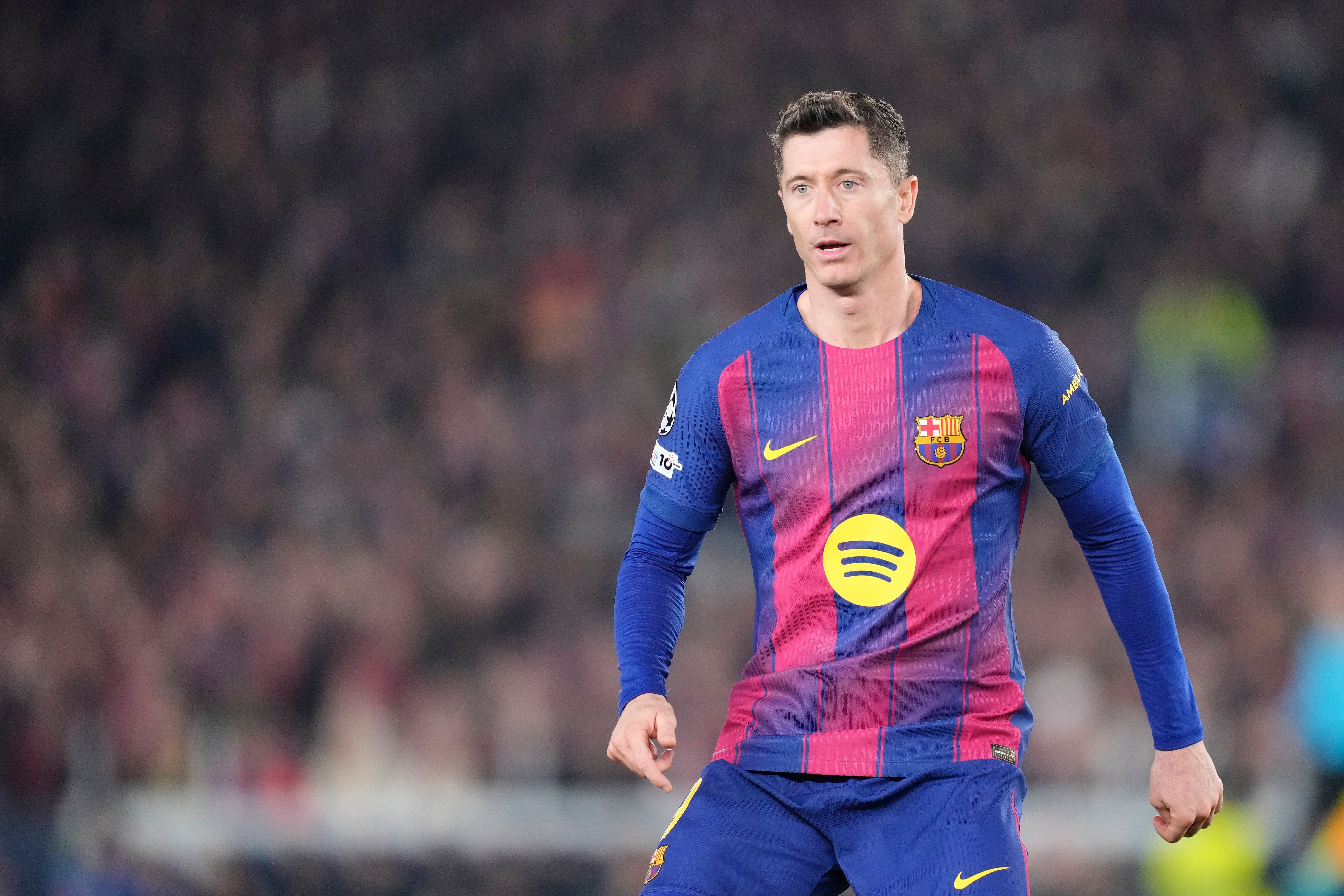 世界杯赛事直播-罗马诺：莱万很快决定俱乐部和国家队未来，巴萨提供1年合同+降薪